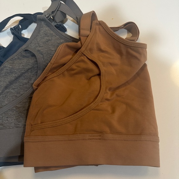 MomCozy Pumping and Nursing Bras in Assorted Colors - Picture 2 of 9